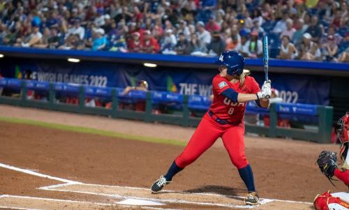 Haylie McCleney, Equipo Nacional Femenino de Softbol de EEUU nombrada Atleta de los Juegos Mundiales, candidata a los Premios al Equipo...